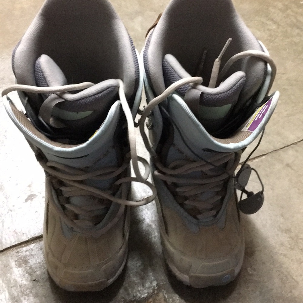 Women Burton ruler boots